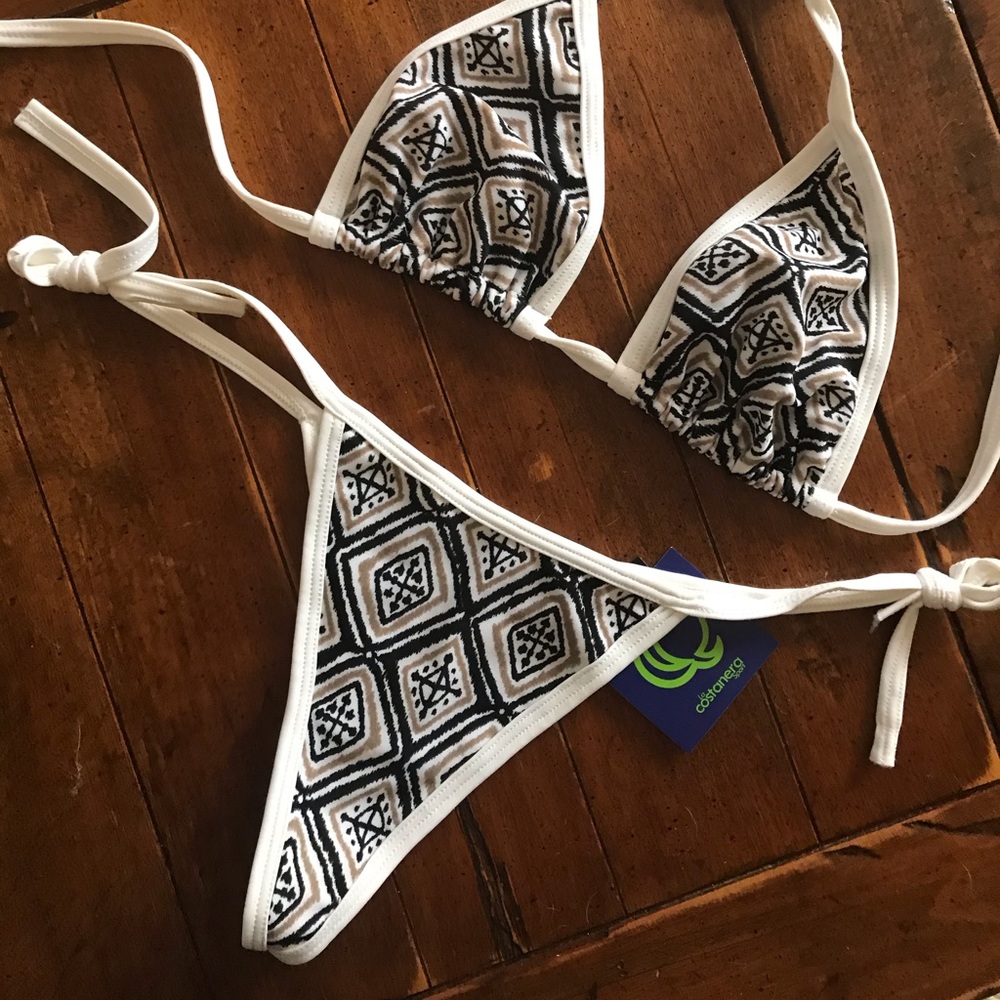 Bikini - Picture 7 of 7